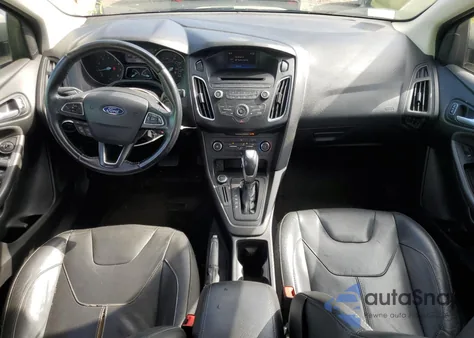 2015 Ford Focus Se z USA, uszkodzony, nr VIN 1FADP3F22FL283411